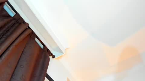 Kimberly Banks online show from January 11, 10:31 am