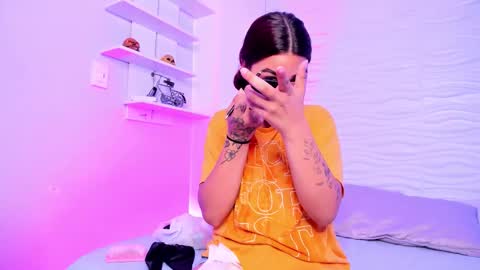 Kimberly Loren online show from October 14, 9:06 pm