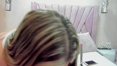 KimBrooks online show from December 29, 11:07 am