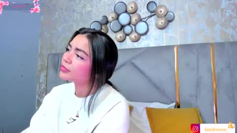  KIM  online show from November 19, 2:11 am