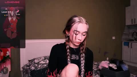 Kimiko online show from October 25, 11:40 am