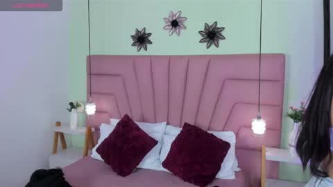 kimluna1 online show from April 28, 3:21 am