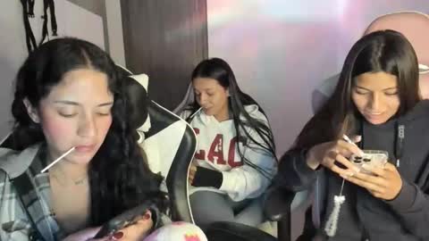 kimmi online show from November 5, 11:21 pm