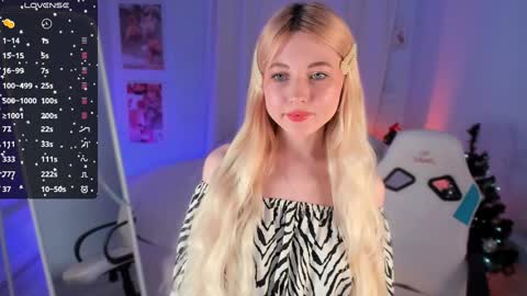  Your Kimmie  follow me  online show from December 18, 1:45 pm