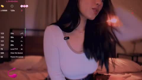 Snapshot of kimmy_chi chatting on October 17, 6:33 pm Lo online show from October 17, 6:33 pm