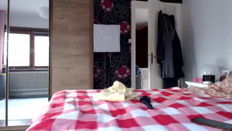sexysexyhotwetpinkredpussy online show from May 26, 6:40 pm