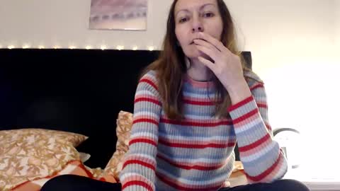 sexysexyhotwetpinkredpussy online show from May 18, 8:37 pm