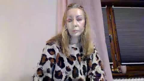 sexysexyhotwetpinkredpussy online show from October 26, 4:35 pm