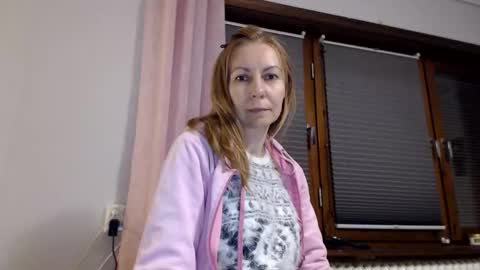 sexysexyhotwetpinkredpussy online show from September 26, 8:06 pm