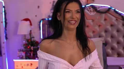 kinkyamelie online show from December 15, 6:02 pm