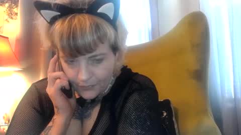 Snapshot of kinkypinkyplay2 chatting on March 1, 9:48 pm Kinky Pinky online show from March 1, 9:48 pm