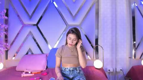    online show from May 11, 12:18 pm