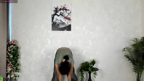 Aura online show from September 30, 4:40 am