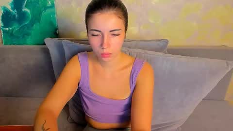 Kira  online show from November 1, 9:30 pm