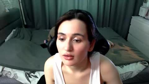 Kira  follow me  online show from February 8, 10:01 pm