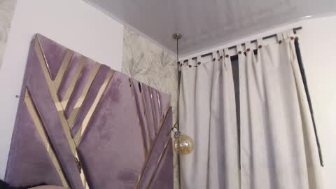 kiraawild online show from November 28, 7:39 pm