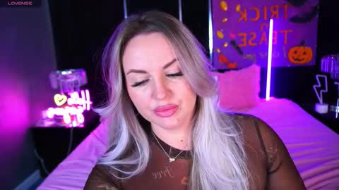 Kira online show from November 3, 10:36 pm