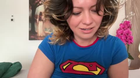 KiraDivine online show from April 4, 1:43 pm