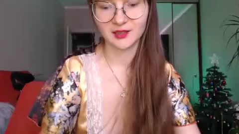 KiraGoldens online show from January 30, 7:50 am