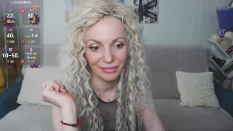 kiramartins cat online show from November 22, 12:19 pm