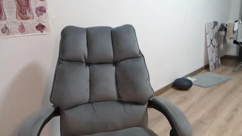 Kisi online show from March 3, 7:56 pm