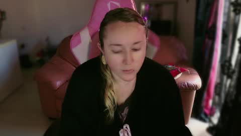 kissica online show from March 5, 2:56 pm