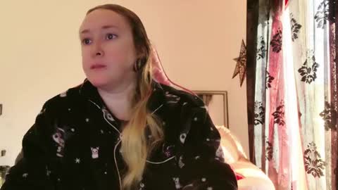 kissica online show from February 6, 8:39 am