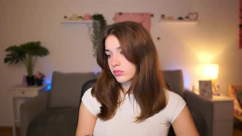 Sisi online show from December 19, 3:15 pm