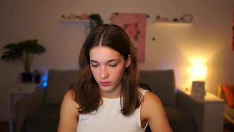 Sisi online show from October 31, 2:43 pm