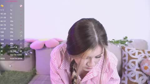 Mia online show from April 15, 9:10 am