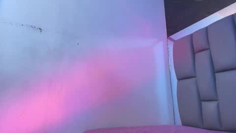 BELLA FLAME online show from October 8, 9:30 pm