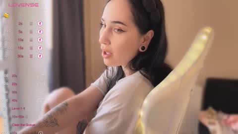 Snapshot of kissmenastya chatting on October 6, 12:44 pm Nastya  online show from October 6, 12:44 pm