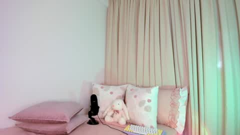 sophie online show from November 22, 6:21 pm