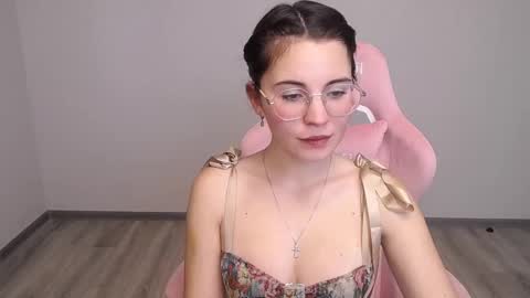 Snapshot of kitty_boy246 chatting on October 14, 2:19 pm Angelina and Andrew online show from October 14, 2:19 pm