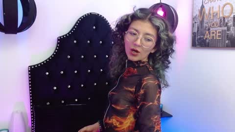 KITTY online show from January 3, 8:11 pm