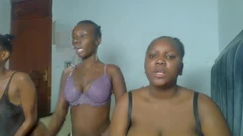 kitty_xxo online show from August 7, 10:17 pm