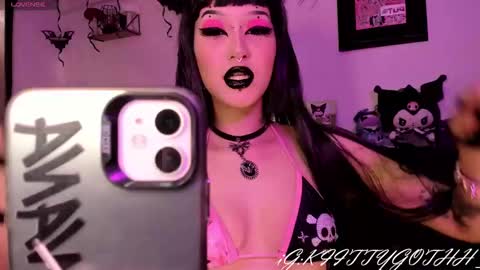 Snapshot of kittygoth_ chatting on September 19, 9:47 pm Kitty Goth  online show from September 19, 9:47 pm