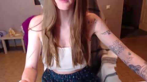 KittyloveMoon online show from May 28, 8:07 pm