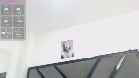 kelly online show from December 2, 8:44 pm