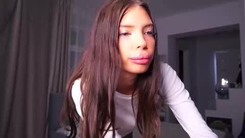 Alice online show from October 17, 6:00 pm