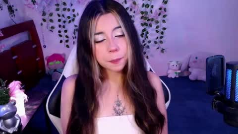 Kittyuwu  online show from April 8, 8:44 pm