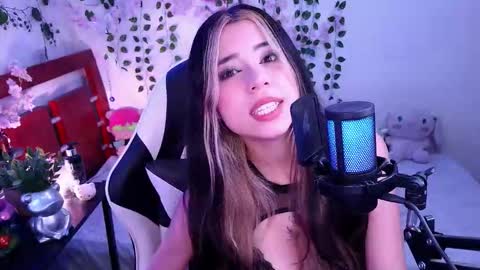 Kittyuwu  online show from March 6, 4:18 am