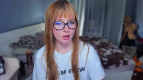 Klementinafanslyklementina6661 online show from October 16, 8:44 pm