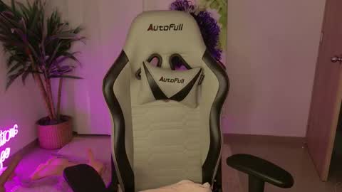 Christina online show from October 5, 3:28 pm