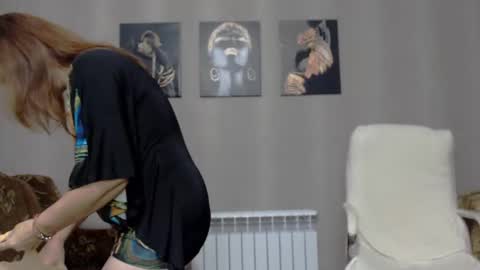 Snapshot of koroleva70 chatting on December 5, 7:49 pm VIKA online show from December 5, 7:49 pm