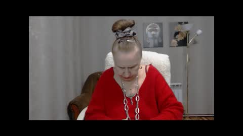 Snapshot of koroleva70 chatting on February 6, 8:34 pm VIKA online show from February 6, 8:34 pm