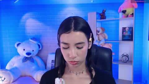 Elizabeth online show from October 29, 7:27 pm