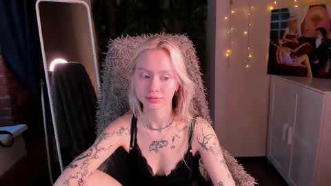 kris_grant online show from November 14, 10:26 am