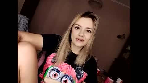 Snapshot of krisssexi chatting on February 18, 4:58 am KrissSexi online show from February 18, 4:58 am