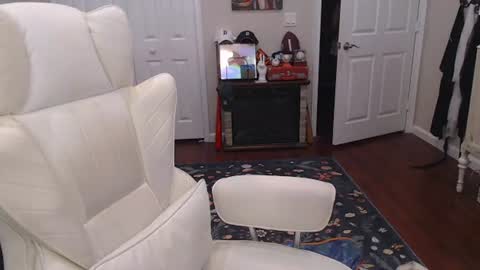 Krissy online show from June 25, 11:23 am